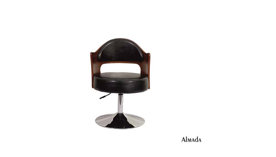Almada Lounge Chair