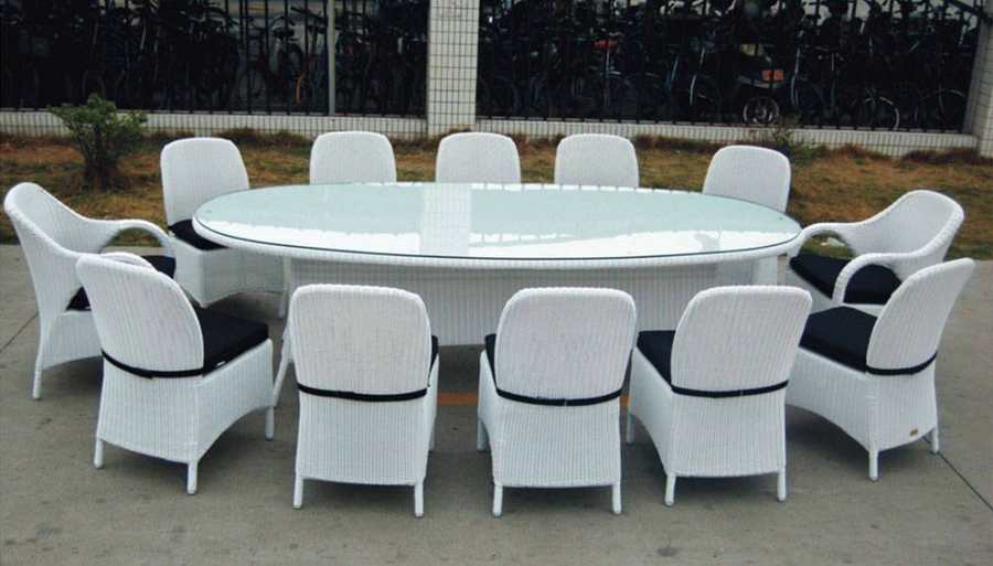 Oval Wicker Dining Set